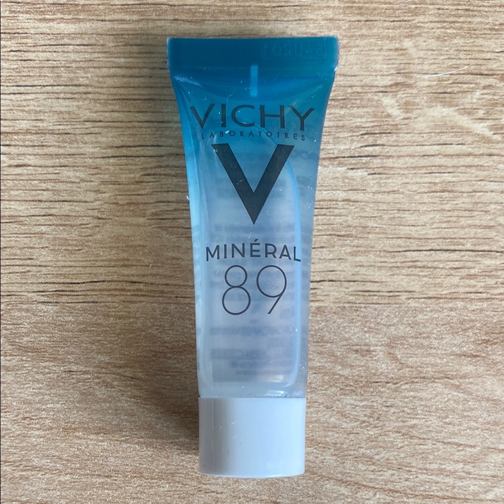5/$20 — NEW Vichy Mineral 89 Fortifying and Plumping Daily Booster